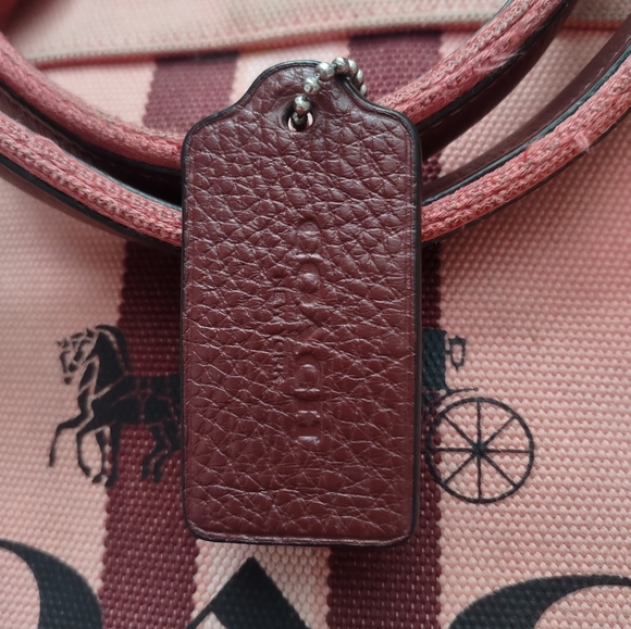 SOLD 👛 Coach Tote 👛 - Picture 6 of 6